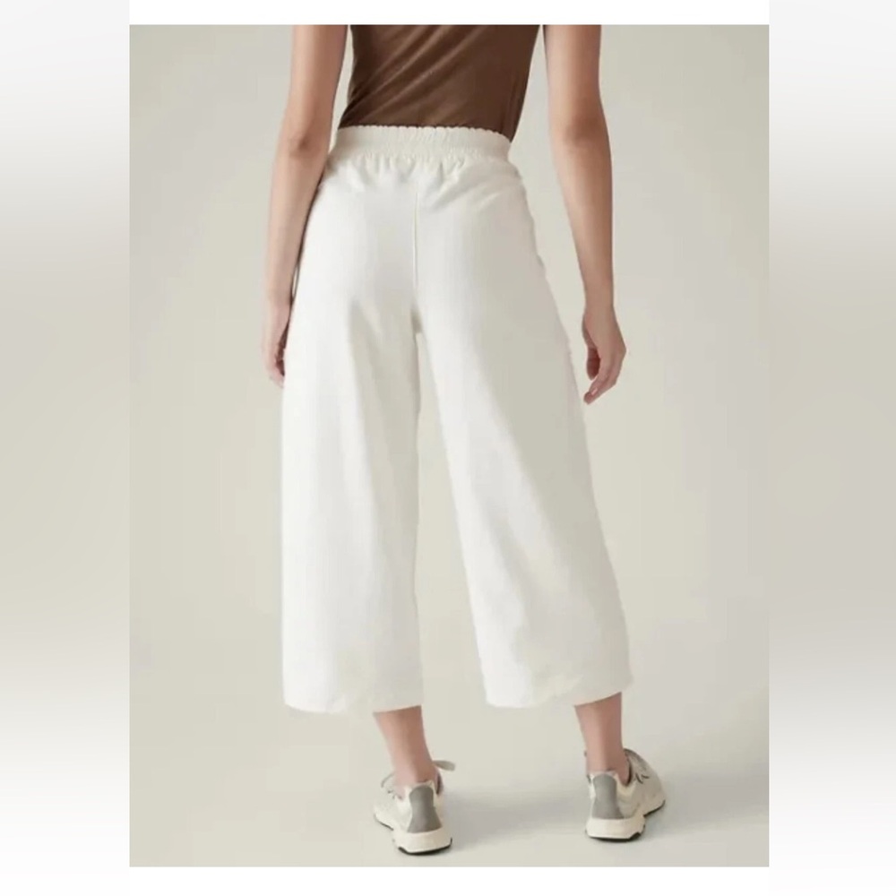 Athleta Triumph Hybrid Wide Leg Crop sweatpant high rise stretch waist MED Cream - Picture 3 of 16